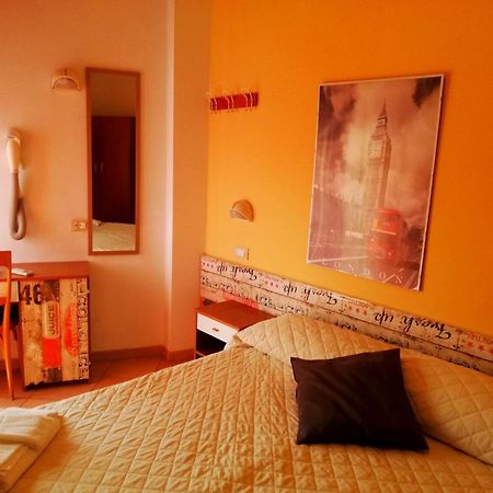 Hotel Galles ริมินี ภายนอก รูปภาพ